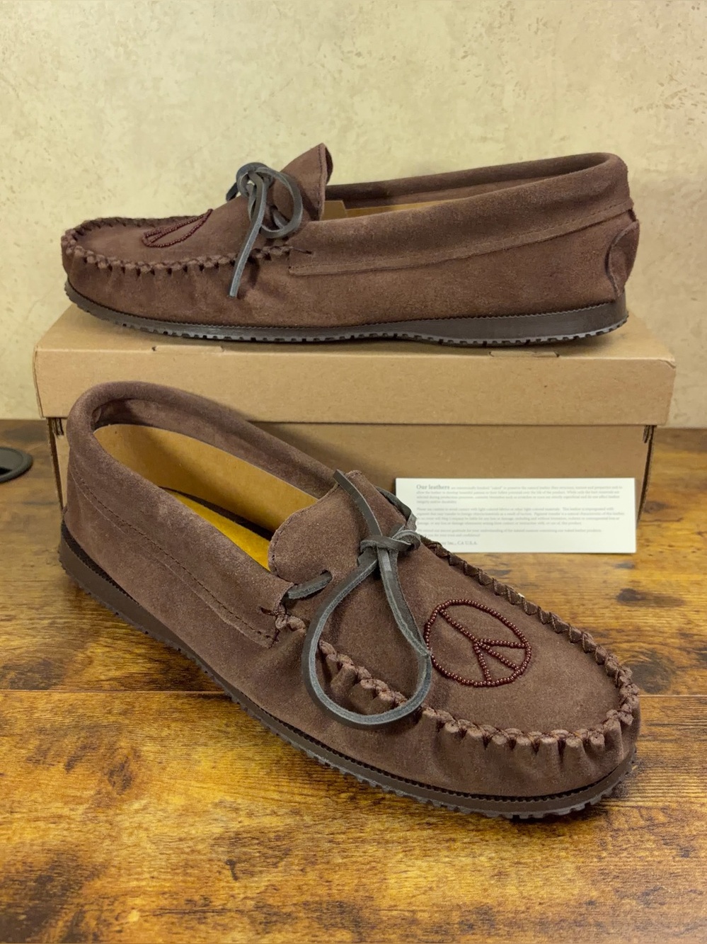 Chamula Mocassin Paix Moc Brown Choco Mens Size 11 Hand Made in Canada NEW